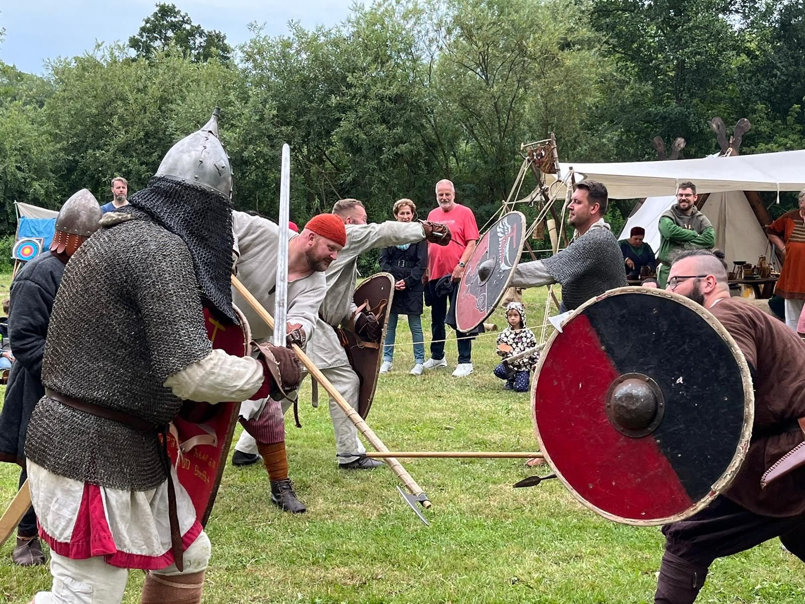 Mittelalter Spektakel und Kinderfest locken nach Röbel