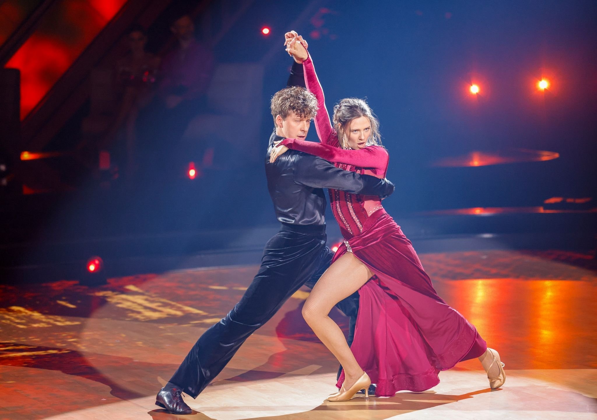 Let S Dance Bendixen Raus Kelly Bleibt Topfavorit