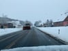 Der Winterdienst der Straßenmeistereien befreit die Bundesstraße 104 in Papendorf von Schnee.