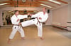 Jörg Abel und  Edgar Juranek (rechts) sind geübte Karate-Kämpfer.
