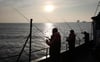 Peta hatte nach dem Treffen im Januar auf der Ostsee bei der Staatsanwaltschaft Rostock Anzeige gegen die Organisatoren unter anderem wegen des Verstoßes gegen das Landesfischereigesetz gestellt.