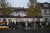 Etwa 90 Greifswalder protestierten gestern in den frühen Morgenstunden gegen die angekündigte Räumung der Hausbesetzung in der Brinkstraße 16/17. Seit Monaten kämpfen Initiativen gegen den Abriss dieses Hauses.