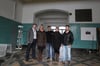 Sie wollen anpacken, damit der Malchiner Bahnhof wieder ein Ort zum Wohnen und Arbeiten wird: Klaus Schmidt, Heike Krause, Thomas, Doreen und Chris Specht (von links).