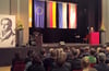 Am Freitag beim Neujahrsempfang der CDU Vorpommern-Greifswald: Rechts sprach Bundeskanzlerin Angela Merkel (CDU), links hing demonstrativ ein großes Ernst-Moritz-Arndt-Banner.