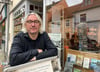 Holger Brandstädt hat vor 20 Jahren seine Buchhandlung in Ueckermünde eröffnet und prägt mit dem Laden das Erscheinungsbild und das kulturelle Leben in der Altstadt.