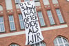 Provokant, aber nicht ganz unzutreffend: Mit diesem Plakat protestierten Schüler in Stralsund im März gegen die Schulschließungen in Mecklenburg-Vorpommern.