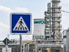 Ein Ölembargo der EU gegen Russland hätte weitreichende Konsequenzen für die PCK Raffinerie. Deshalb stellen die Kreistagsabgeordneten klare Forderungen an den Bund.
