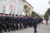 Einmarsch der 198 Polizeianwärter auf den Neustrelitzer Markt.