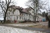 Auf dem Gelände der ehemaligen Landesirrenanstalt bei Neustrelitz kümmert sich heute ein „Verein zum Erhalt der Domjüch“ um die Bewahrung der Geschichte und neue Nutzungsideen. 