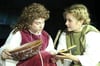Lisa Soyeaux (rechts) und Meike Lucka begannen als Kinder beim Historienspektakel. In diesem Jahr spielen sie in zwei Hauptrollen.