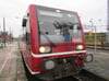 Start am Bahnhof Waren. Fahrkarten für die „Hans”-Züge gibt es beim Zugführer.