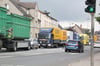 In Stavenhagen staute sich der Verkehr in den vergangenen Tagen immer wieder, weil an zwei Kreuzungen der Asphalt erneuert wurde.