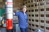 Tobias Müller-Deku und seine Rätzmühle: Für die Herstellung des Ciders nutzt er einen kleinen Raum im alten Stall, die Flaschen füllt er anderswo ab. Mittelfristig will er alles an einem Ort machen – und sich vergrößern