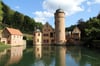 Das Wasserschloss von Mespelbrunn könnte vielen sehr bekannt vorkommen. Es ist die herrliche Kulisse für den Filmklassiker „Das Wirtshaus im Spessart“ mit Liselotte Pulver in der Hauptrolle.