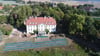 Blick auf das Hotel Schloß Rattey in der Mecklenburgischen Seenplatte