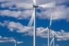 Die Gemeinde Krackow klagt gegen den Bau von vier Windkraftanlagen bei Battinsthal. Gegen die Baugenehmigung wurde Widerspruch eingelegt. 