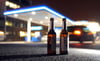 Sollte in Tankstellen und Co. nachts weiter Alkohol verkauft werden?