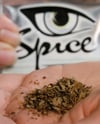 Die als Kräutermischung verkaufte Modedroge Spice enthält nach einer neuen Studie eine künstlich hergestellte chemische Substanz aus der Arzneimittelforschung.
