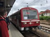 Die Hanseatische Eisenbahn (HANS) wird auch weiterhin die Strecke nach Wesenberg und Mirow bedienen. Das vom Land bestellte Angebot wird mit dem Fahrplanwechsel ab Montag sogar erweitert. Foto: Nordkurier-Archiv