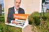 Ein zerstörtes Großplakat des Kandidaten Matthias Lietz