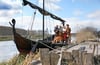 Die Nachbauten der Slawenboote vom Ukranenland sind generalüberholt und laden nun wieder zu kleinen Fahrten auf der Uecker ein. Das Freiluftmuseum empfängt ab diesem Mittwoch wieder dienstags bis freitags jeweils von 12 bis 16 Uhr die Besucher.