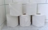 Wie viel Klopapier braucht der Mensch? In einer kleinen Gemeinde in Bayern fiel eine Toilettenpapier-Bestellung sehr üppig aus (Symbolbild).