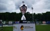 Um diesen Pokal spielen am Samstag Fußball-Drittligist Hansa Rostock und Oberligist Torgelower FC Greif.