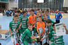 Zehn Stunden für diesen Pokal gekämpft: Die U13 von Werder Bremen.