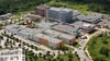 Am Dietrich-Bonhoeffer-Klinikum werden jährlich rund 70.000 Patienten versorgt.