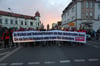 Mitglieder der Linkspartei blockierten am 8. Mai zeitweilig die Kreuzung am Geselliushaus.