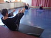 Wer etwas für sein körperliches Wohlbefinden tun möchte, der kann das unter anderem im Pilates-Kurs tun, den Marianne Meiers (links) betreut.