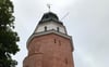 Der Schlossturm Ueckermünde wird in der Nacht zu Dienstag leuchten.