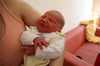 Wie süß! Erstes Trabi-Baby auf Treffen in Anklam geboren