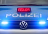 Eine eingeworfene Scheibe lässt die Polizei in Reinberg aufhorchen. Denn das Ziel ist politisch brisant.