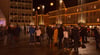 Merh als 200 Teilnehmer versammelten sich am Montagabend auf dem Neubrandenburger Marktplatz, um gegen die Corona-Maßnahmen zu demonstrieren.