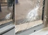 Ein Mann aus Mauretanien ist ohne Fahrkarte in einem Zug der Usedomer Bäderbahn erwischt worden und dann ausgerastet. Er legte Gegenstände auf die Schienen und warf mit Steinen auf einen Zug.