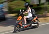 Für Jugendliche ist es ein großes Stück Freiheit, aber nicht allen Experten gefällt der Moped-Führerschein ab 15.