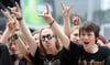 Diese Herren müssen jetzt woanders feiern – das Rock-Festival in Zinnowitz erhielt von der Gemeinde keine Erlaubnis. [KT_CREDIT] FOTO: Daniel Reinhardt/dpa-Archiv