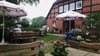 War über viele Jahre eine beliebte Ausflugsadresse in der Mecklenburgischen Schweiz: das Hof-Café Klinder in Dahmen am Malchiner See. Corona-Krise und Lockdown hat das Café nicht überlebt, die Inhaberin musste schließen.