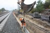 Für die Kabel der elektrischen Anlagen wird entlang des neuen Gleisbettes ein neuer Kanal verlegt.