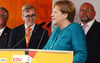 Amthor hat ein enges Verhältnis zu Bundeskanzlerin Angela Merkel, die ihn auch im Wahlkampf unterstützte – hier in Greifswald 2017.