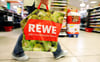 Die Supermarktkette Rewe ruft einen Sauerkirsch-Fruchtaufstrich der Hausmarke Rewe Bio zurück.