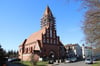 Seit Juli 2019 ist der Glockenturm der katholischen Kirche in Demmin bereits eingerüstet, nun gab es eine lang ersehnte Förderzusage aus Schwerin.