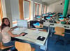 Am Gymnasium Templin haben Mitarbeiter der Prenzlauer Firma Mü. COMP Prenzlau Computersystemhaus GmbH die alten Rechner bereits durch die neuen All-in-One-Arbeitsstationen ersetzt. Antje Krohn vom Amt für Technische Dienste in der Kreisverwaltung Uckermark hat sie bereits eingerichtet.