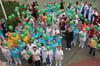 Ärzte, Schwestern und Angestellte des Kreiskrankenhauses Demmin ließen hunderte Luftballons steigen, um sich mit der Aktion gegen die Krankenhausreform und die damit verbundenen Kürzungen auszusprechen.