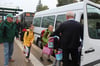 Viele Kinder fahren mit dem Bus zur Schule. Besonders die Eltern von Erstklässlern machen sich Sorgen, ob das auch reibungslos klappt.