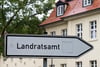 In sechs Landkreisen von Brandenburg können am 22. April neue Landräte gewählt werden.