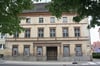 Seit 1998 steht das alte Gericht in der Anklamer Keilstraße leer. Geht es nach dem Willen der neuen Eigentümerin, könnte bereits im Mai nächsten Jahren hier quirliges Leben einziehen.