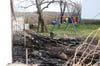 Der abgebrannte Anbau einer leer stehenden Laube in einem Neubrandenburger Kleingartenverein. Die Polizei ist sich sicher, dass hier Brandstiftung vorliegt.