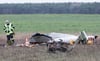 Zwei Menschen sind bei einem Flugzeugabsturz in Brandenburg ums Leben gekommen.